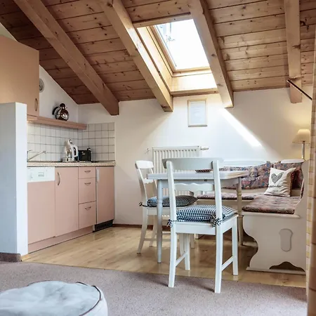 Gaestehaus Quirin Guest house Garmisch-Partenkirchen