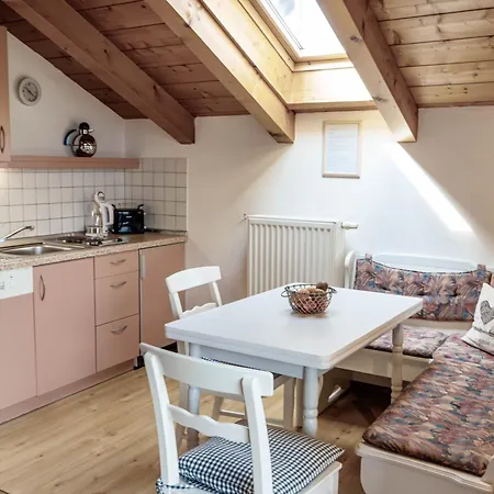Gaestehaus Quirin Guest house Garmisch-Partenkirchen