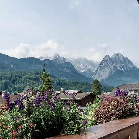 Gaestehaus Quirin Guest house Garmisch-Partenkirchen