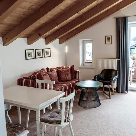 Gaestehaus Quirin Guest house Garmisch-Partenkirchen