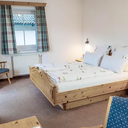 Gaestehaus Quirin Guest house Garmisch-Partenkirchen
