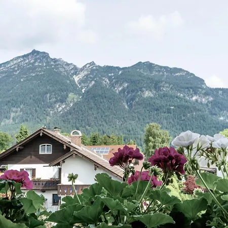 Gaestehaus Quirin Penzion Garmisch-Partenkirchen